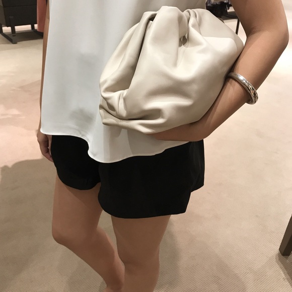 - Bottega Venetta the pouch color MIST - Picture 7 of 16